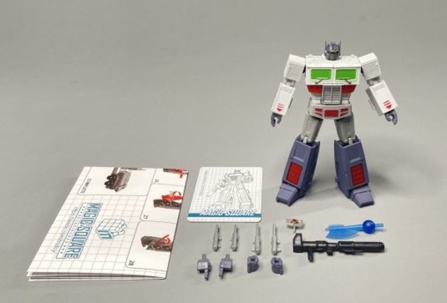 Magic Square MS B18T Light Of Justice Optimus Prime Ghostbuster Version  (2 of 19)